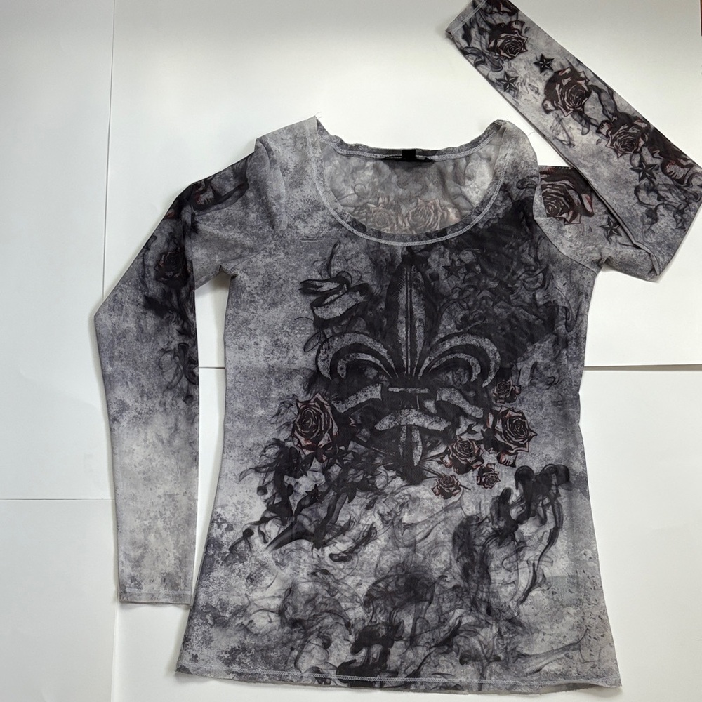 🖤ROCK & REPUBLIC🖤 Mesh Fabric Tattoo Style Top EUC